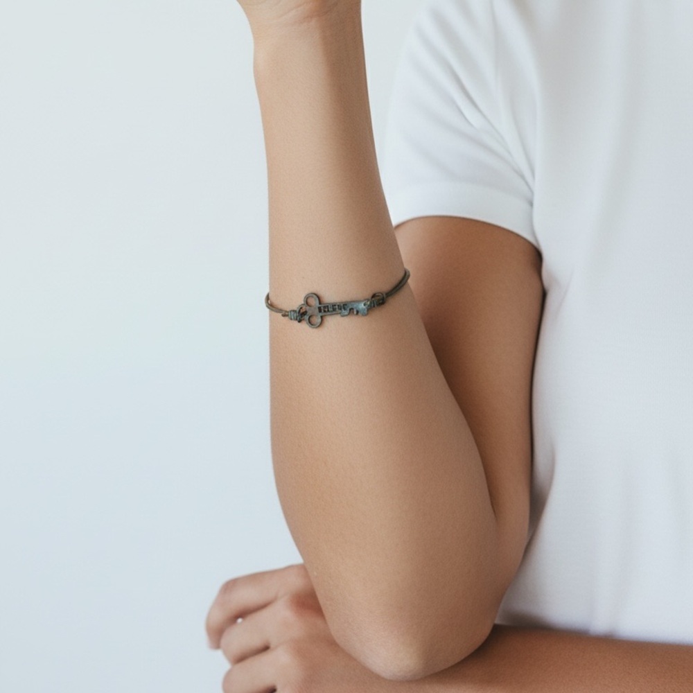 ❤️Elegant Blue Believe  Bracelet